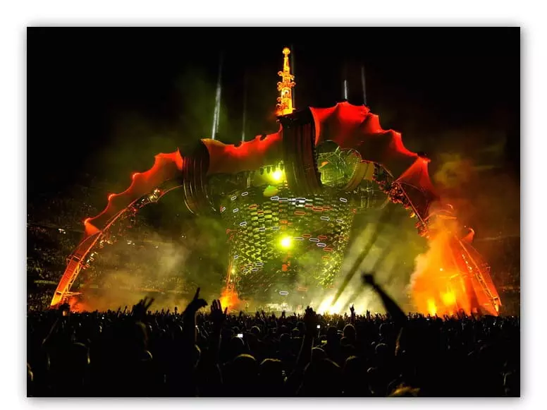 360-градусный тур U2 устанавливает новый стандарт для концертов